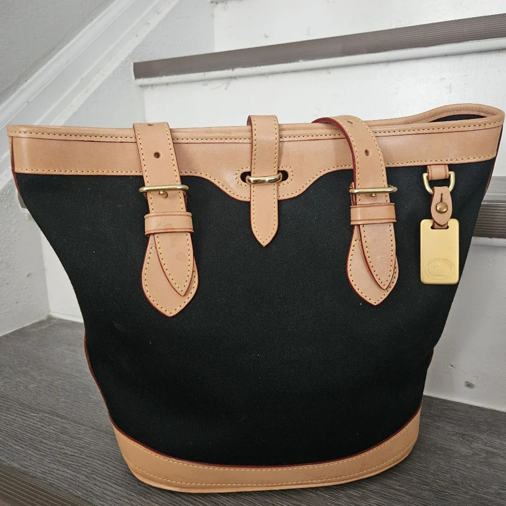 Vintage Dooney & Bourke Cabriolet Bucket Tote Bag GUC
